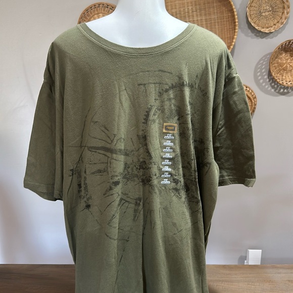 NWT SHORT SLEEVE TSHIRT - Picture 1 of 3
